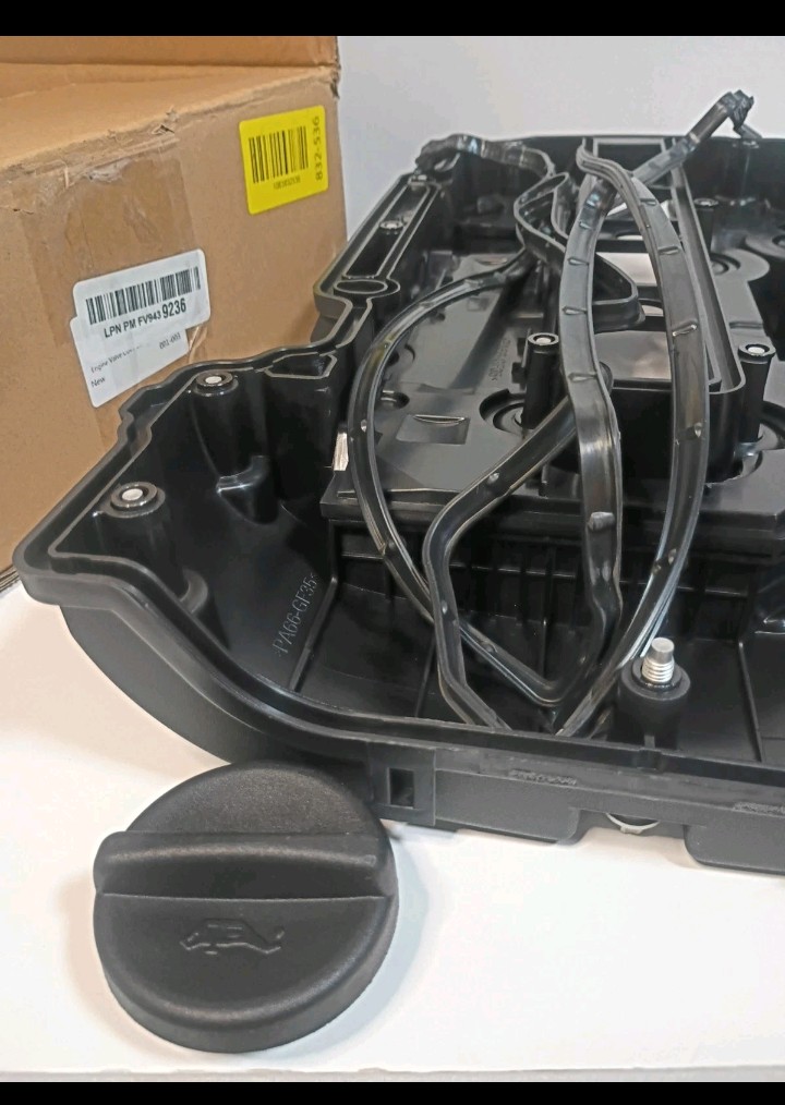 Vista 4 de Tapa de Punterias Válvulas Chevy Cruze Sonic Trax 1.4L Turbo Con Empaque y Tornillos (55573746)