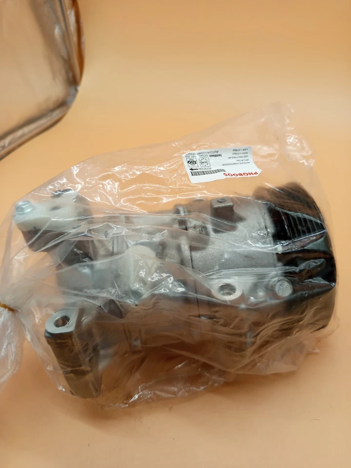 Vista 4 de Compresor Aire Acondicionado Toyota Corolla 1.8L 2014-2022  OEM 8831002852